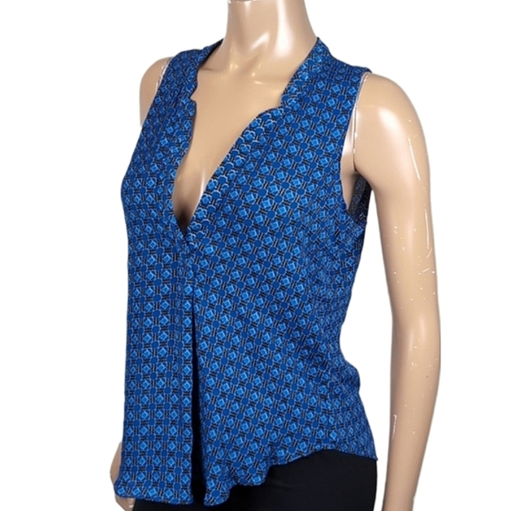 Gilbert Geometric Sleeveless Top Notched Vneck Pleated Flowy Blouse